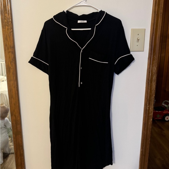 Medium Nursing/Breastfeeding Mama Bundle 3 Dresses, Cover, Robe & Nightgown Lot - Picture 15 of 16